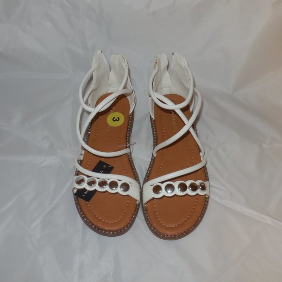 NEW TAHARI white Ankle Strap sandals Size 3 - Picture 3 of 9